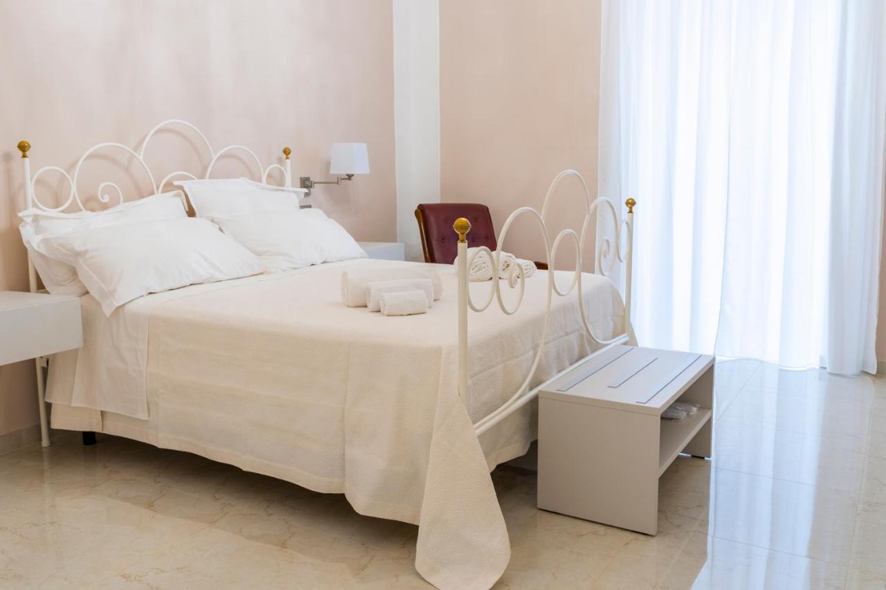 Hotel A Casa Dei Miei San Pietro Vernotico Esterno foto