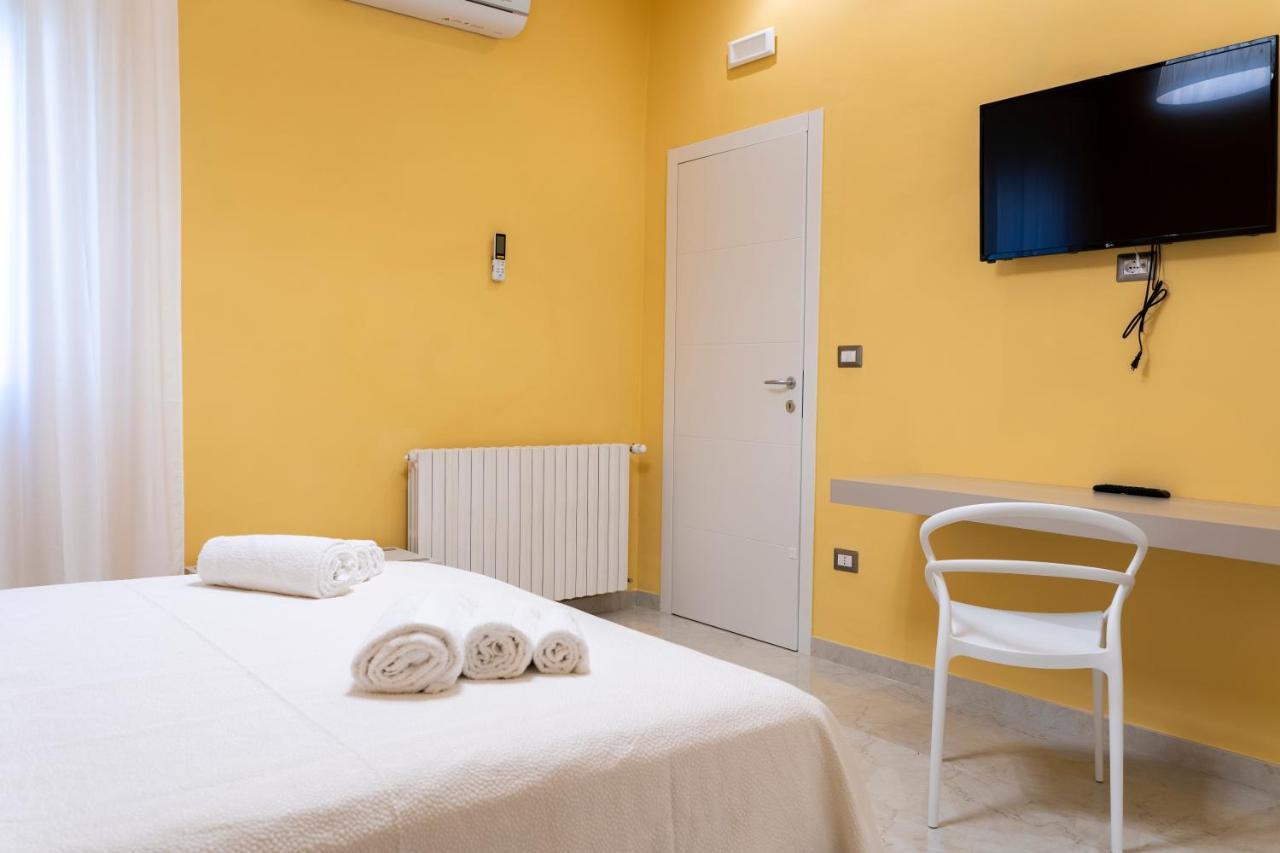 Hotel A Casa Dei Miei San Pietro Vernotico Esterno foto
